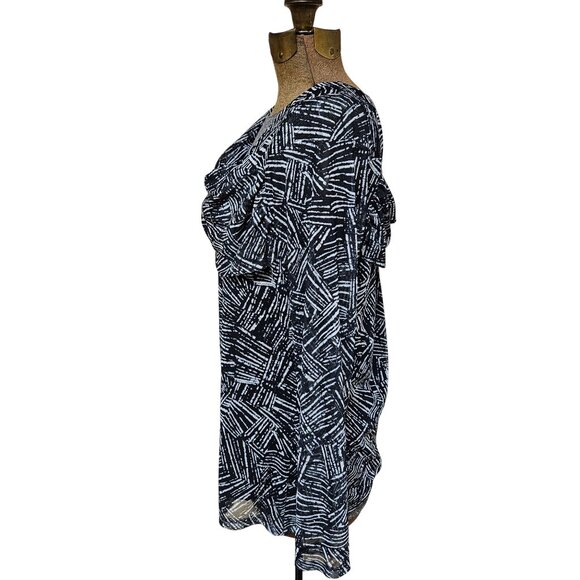 Ella Rafaella Blouse Womens Size 1X Black White Cowl Neck Top Abstract Print - Picture 2 of 8